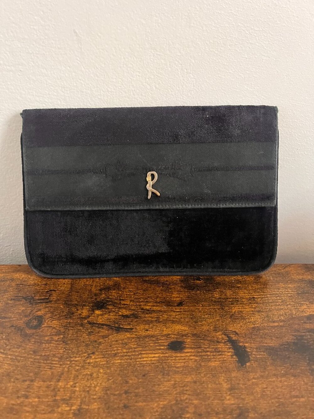 Vintage Roberta Di Camerino Black Velour Clutch c1970s